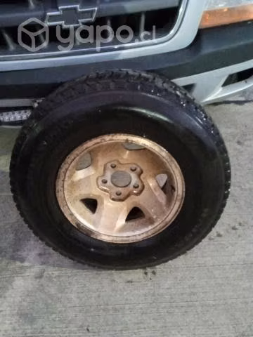 Neumatico 235/75/R15