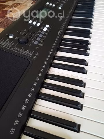 Teclado Yamaha PSR - E373