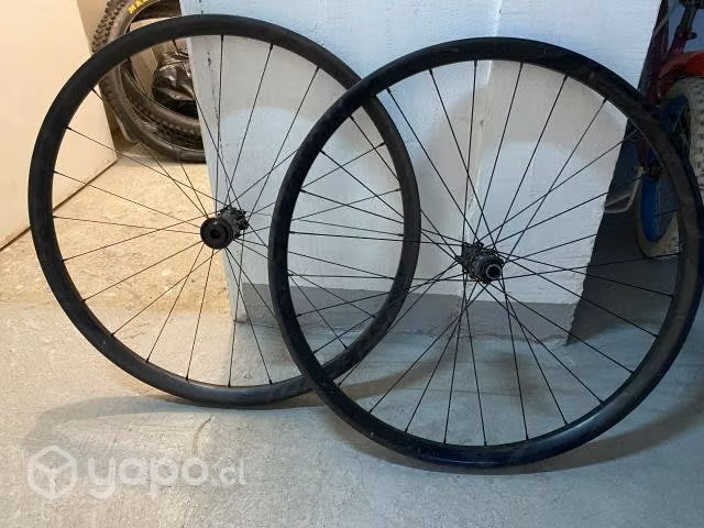 Llantas roval Traverse carbono