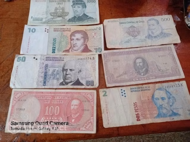 Billetes y monedas antiguas