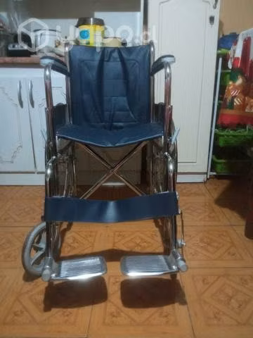 Silla de ruedas con muletas nuevas - Imagen 4