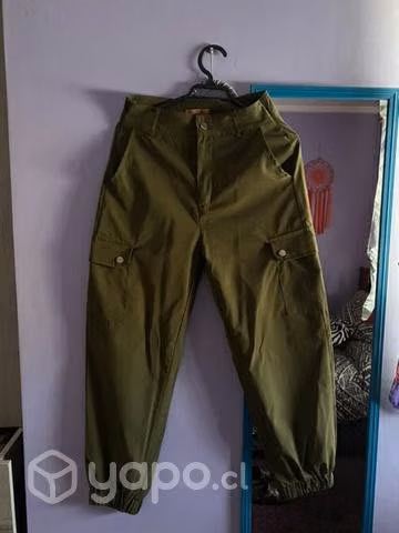 Pantalón cargo
