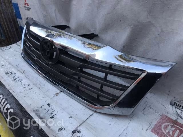Mascara Toyota Hilux (12-15)