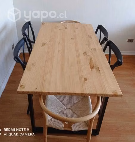 Mesa de comedor estilo industrial