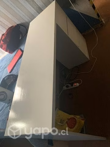 Silla más escritorio