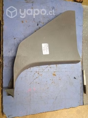 Tapiz cubre pilar delantero inf der VW Amarok