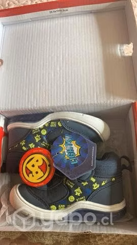 zapatillas niño con luces !! Número 22