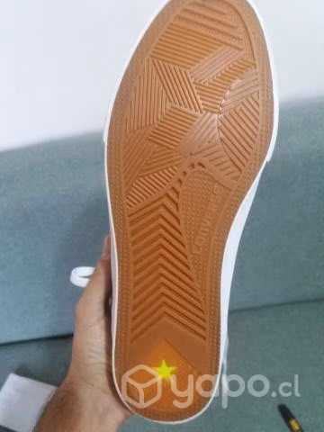 Zapatilla marca Converse made for skateboarding