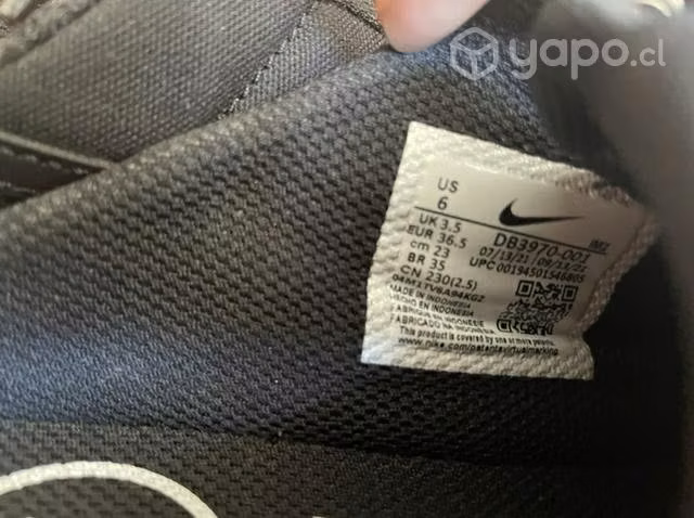 Zapatillas NIKE 1 uso de 1hra (talla 36)