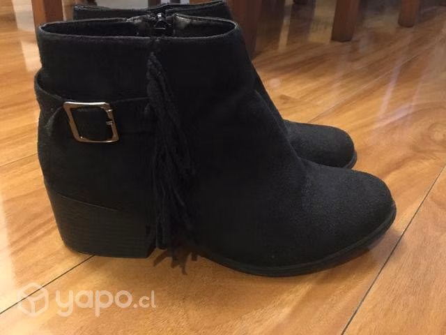 Botines negros número 38