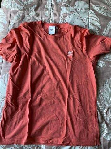 Polera Adidas talla L - Imagen 2