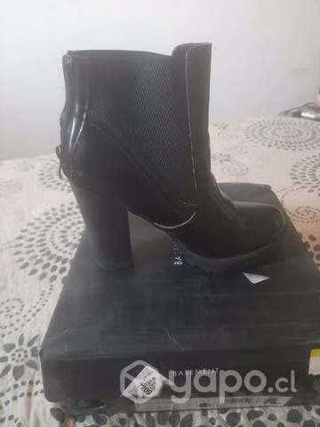 Botines negros