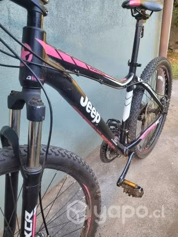 Bicicleta marca Jeep aro 27