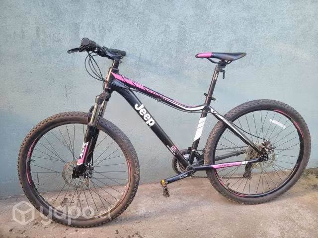 Bicicleta marca Jeep aro 27