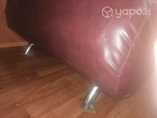 Sillón vintage, ecocuero grueso,firme