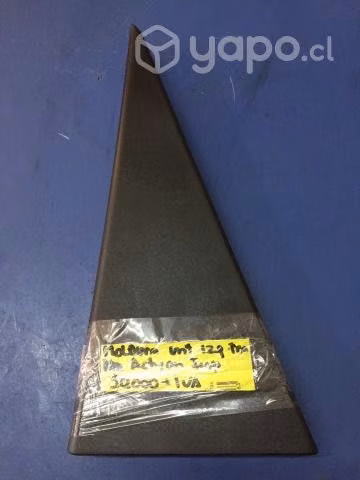 Moldura exterior puerta trasera izquierda Ssangyon