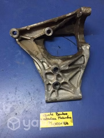 Soporte bomba hidraulica Mahindra 2.2 20120