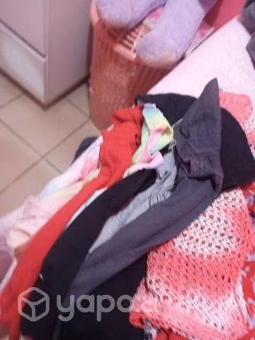 Lote de 15 poleras en buen estado poco uso - Imagen 3