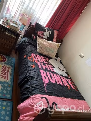 Cama nido de 1 y 1/2 plaza con mesa de velador