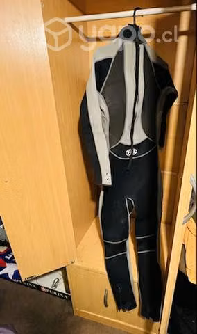 Traje de surf o bodyboard