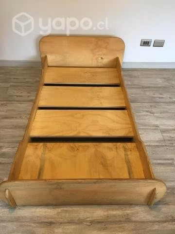 Cama (150x90), mesa y silla montessori (Valdivia)