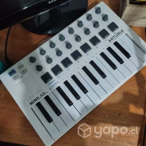 Teclado midi Arturia Minilab mk II