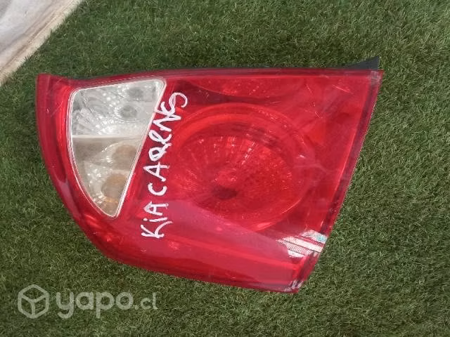 Foco derecho kia carens