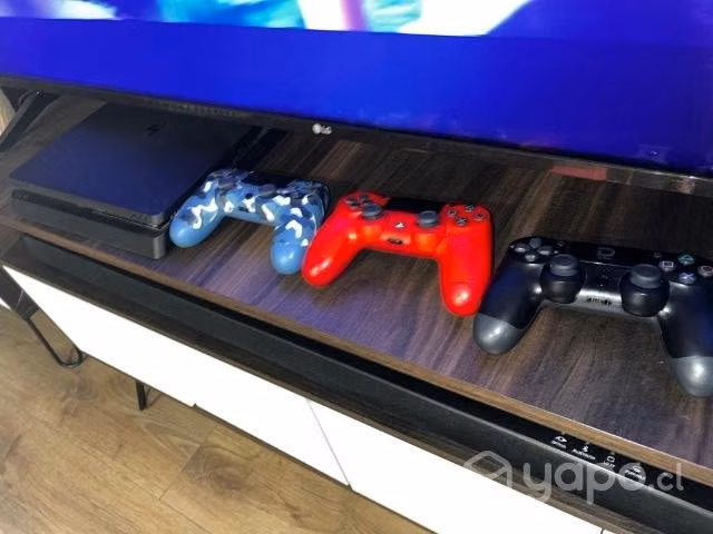 Play 4 slim con disco duro y lector de CD