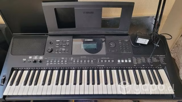 Teclado yamaha e463