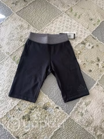 Short Adidas Original talla XS(32-34)