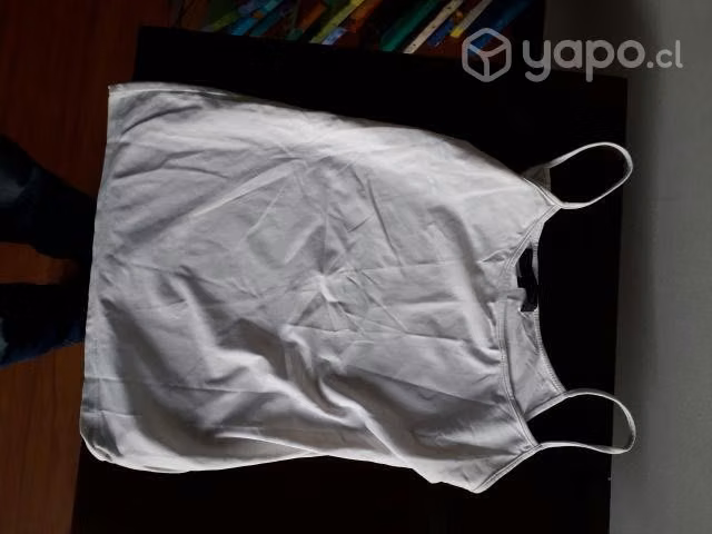 Polera blanca basement basic talla M