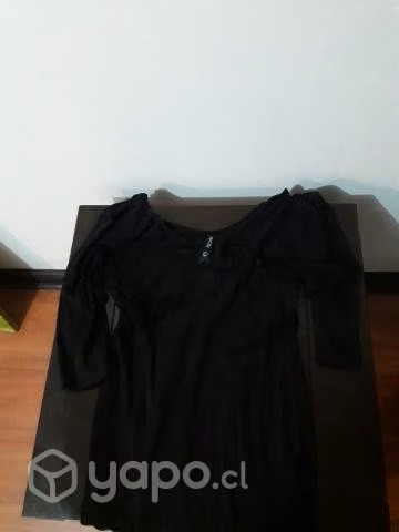 Polera negra talla L