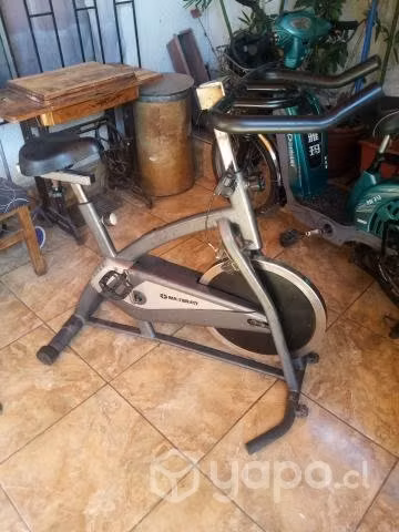 Bicicleta estática, usada