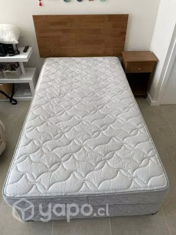 Cama Rosen con respaldo y velador