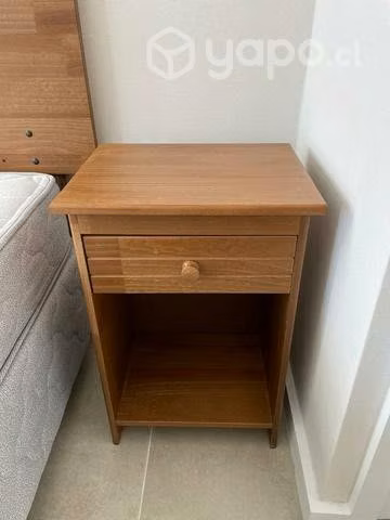 Cama Rosen con respaldo y velador