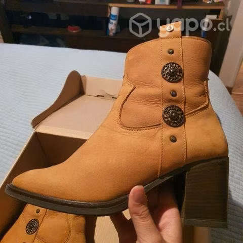 Botines hush puppies 39
