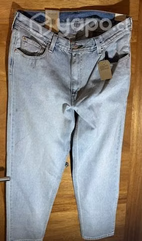 Pantalón levis