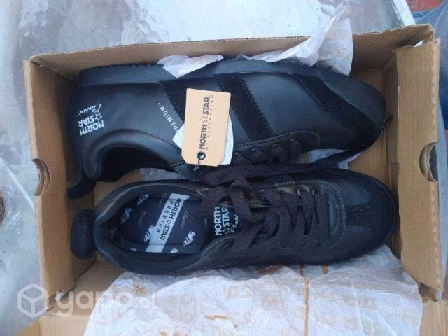 Zapatilla North Star Classic Premium negra