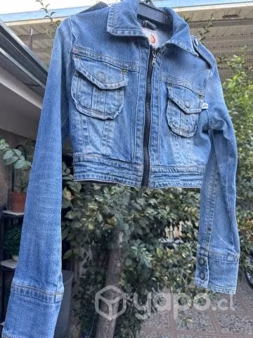 Chaqueta mezclilla corta