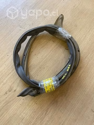 Goma contorno puerta del der sup VW Amarok 2015