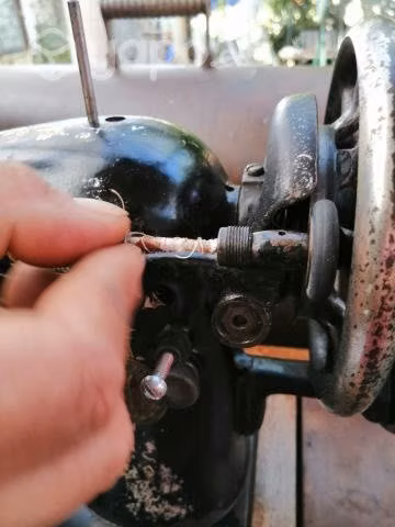 Antigua Máquina de coser Manual (funcionando)