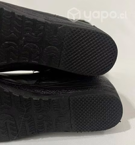 Bota Taco Chino Sintético y Lana Marca New Walk 36