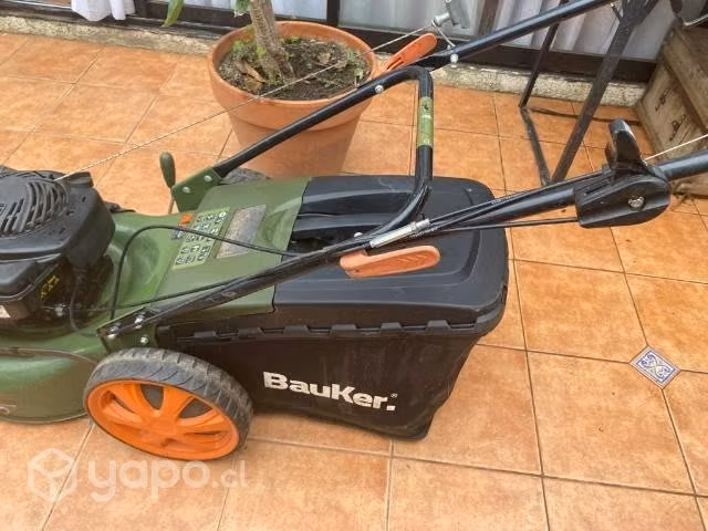 Máquina de cortar pasto BauKer