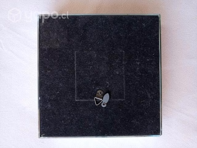 Reloj de Mesa Espejado, Cuadrado Marca Isaac Mizra