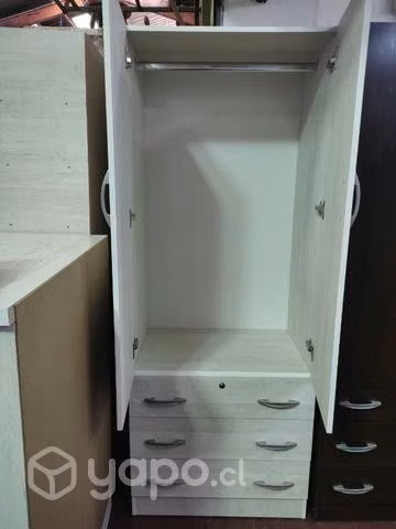 Closet con colgador