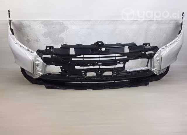 Parachoque Delantero Mitsubishi Outlander 2016