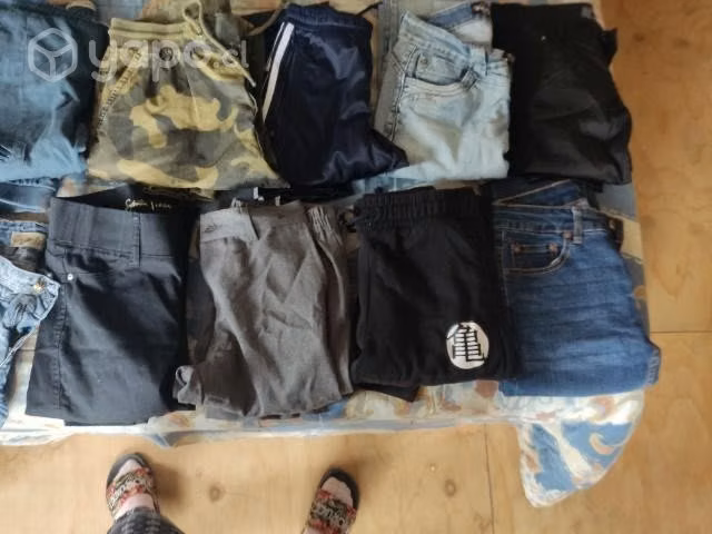 Ropa y zapatos distintas tallas y marcas
