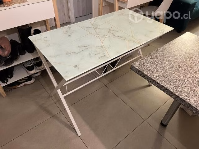 Escritorio diseño mármol de vidrio