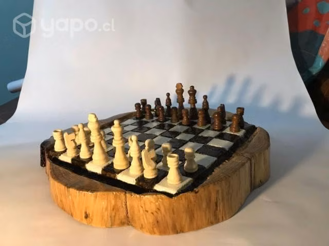 Ajedrez de madera artesanal - Imagen 3