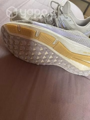 Zapatilla Nike lila